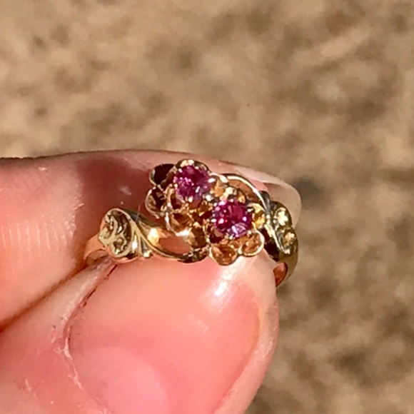 Jewelry - ANTIQUE VICTORIAN NATURAL RUBY YELLOW GOLD RING